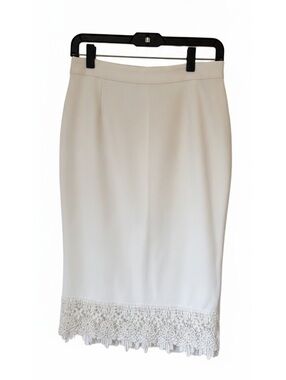 Sarah La White Pencil Skirt with Crochet Lace Hem, Size Large